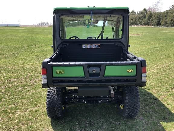 Image of John Deere XUV 835R equipment image 3