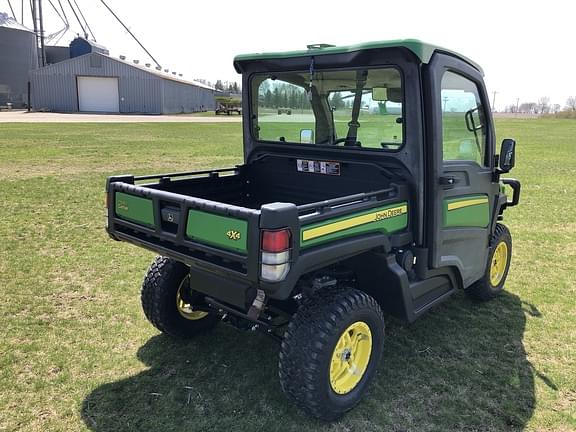 Image of John Deere XUV 835R equipment image 4