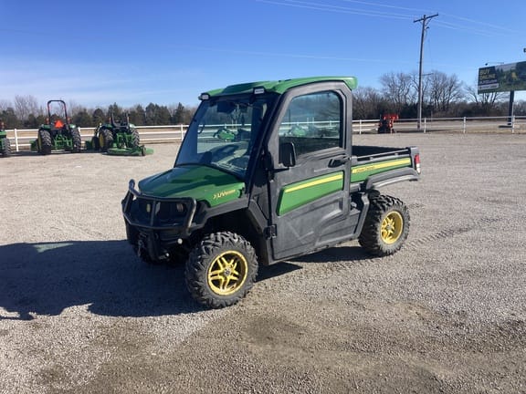 2018 John Deere XUV 835R Equipment Image0