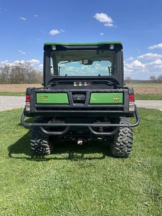Image of John Deere XUV 835R equipment image 3