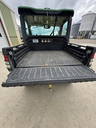 Image of John Deere XUV 835R equipment image 4