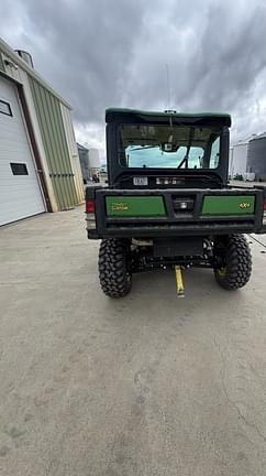 Image of John Deere XUV 835R equipment image 3