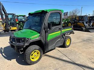 2018 John Deere XUV 835R Equipment Image0