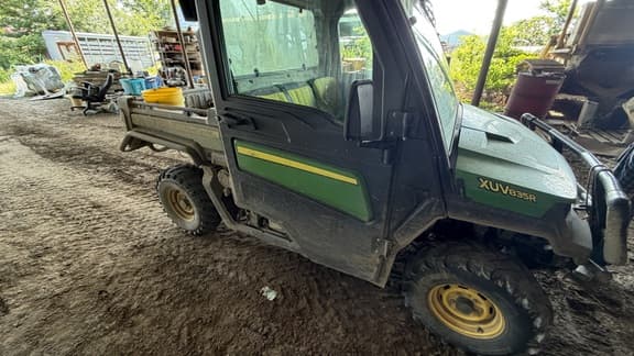 Image of John Deere XUV 835R Primary image