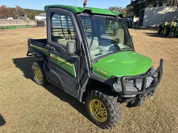 Image of John Deere XUV 835R equipment image 2