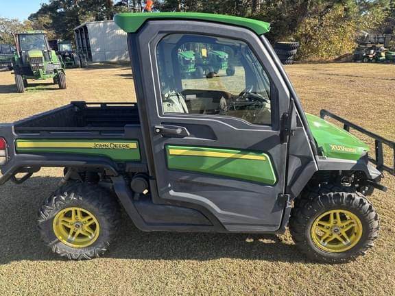 Image of John Deere XUV 835R equipment image 3