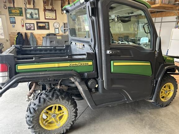 Image of John Deere XUV 835R equipment image 3