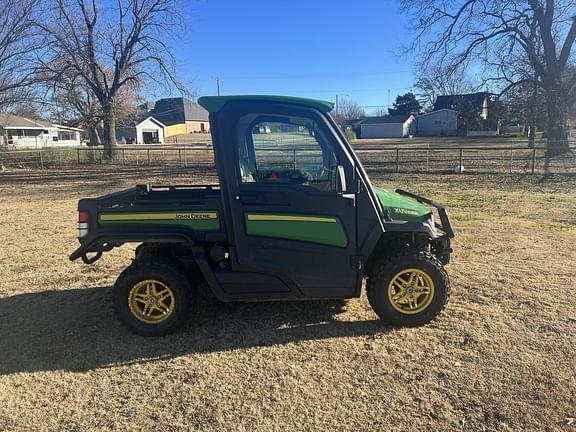 Image of John Deere XUV 835R equipment image 2