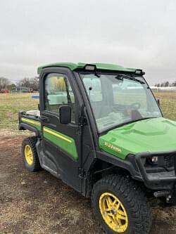 Image of John Deere XUV 835R Primary image