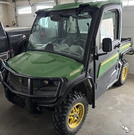 2018 John Deere XUV 835R Equipment Image0