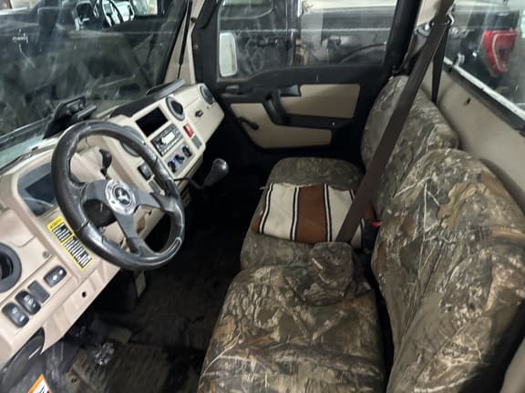 Image of John Deere XUV 835R equipment image 2