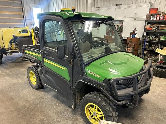 Image of John Deere XUV 835R equipment image 1