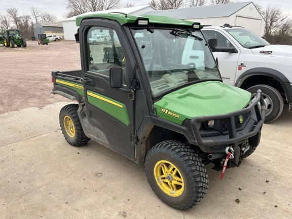 Main image John Deere XUV 835R