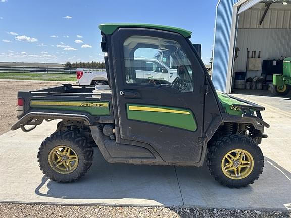 Image of John Deere XUV 835R equipment image 3