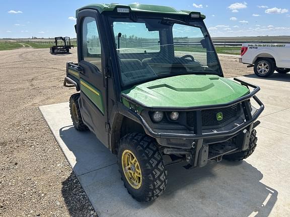 Image of John Deere XUV 835R equipment image 1