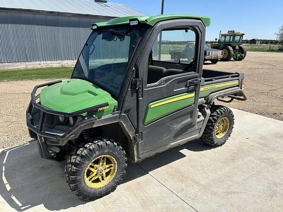 Image of John Deere XUV 835R Primary image