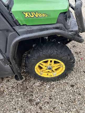 Image of John Deere XUV 835R equipment image 4