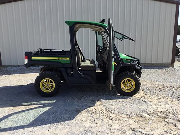 Image of John Deere XUV 835R equipment image 4