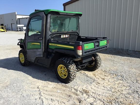 Image of John Deere XUV 835R equipment image 1