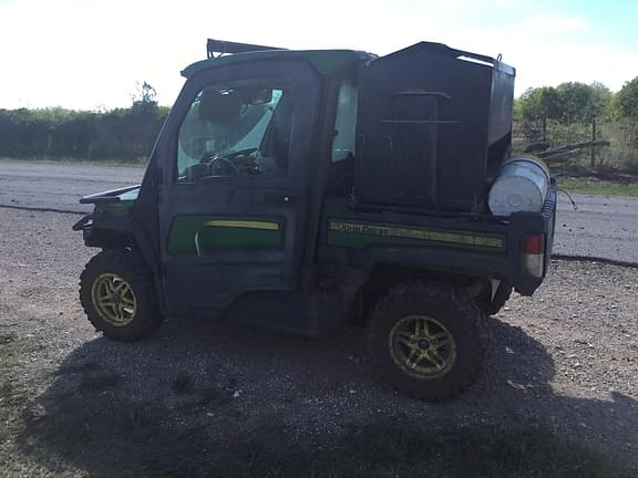 Image of John Deere XUV 835R equipment image 4