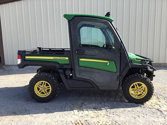 Image of John Deere XUV 835R equipment image 3