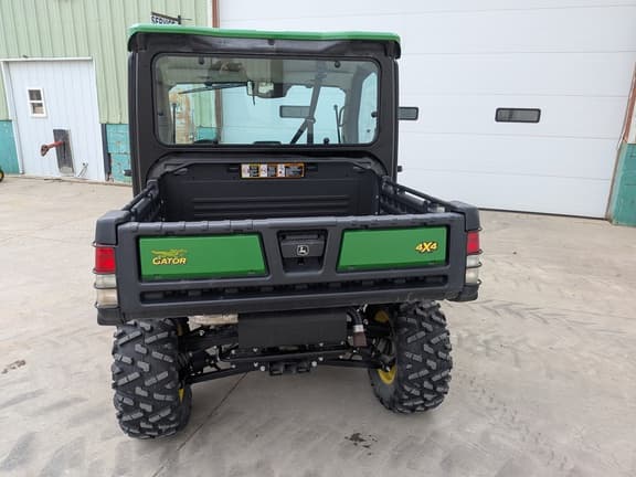 Image of John Deere XUV 835R equipment image 3