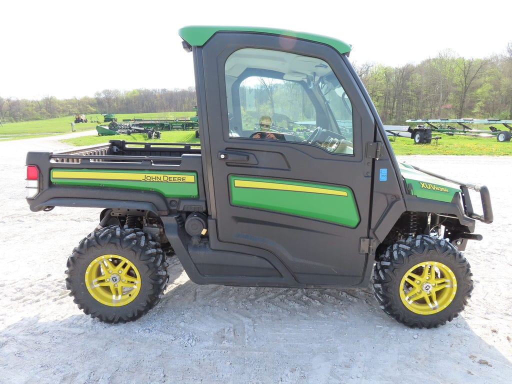 Main image John Deere XUV 835R