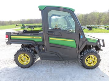 Main image John Deere XUV 835R