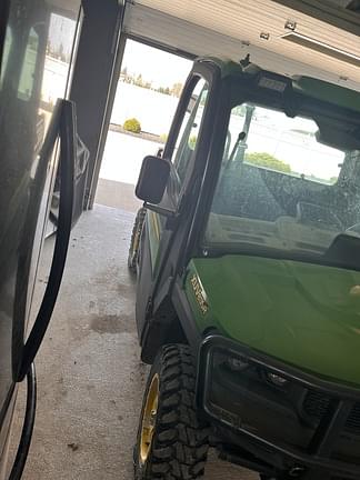 Image of John Deere XUV 835R equipment image 2