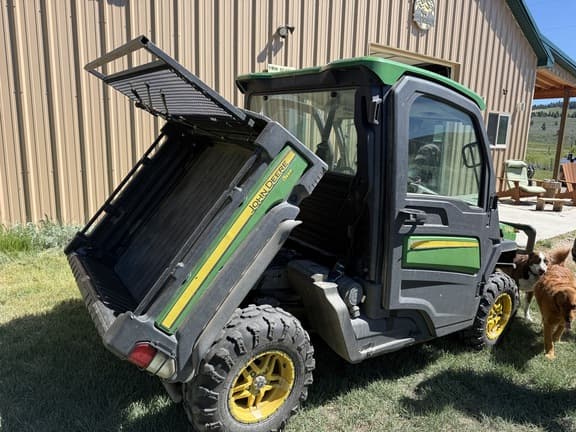 Image of John Deere XUV 835R equipment image 2