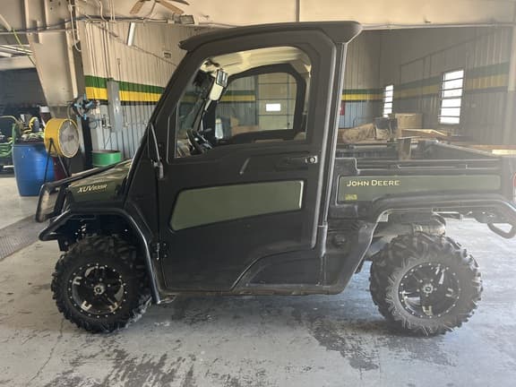 Image of John Deere XUV 835R Primary image