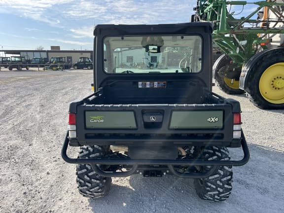 Image of John Deere XUV 835R equipment image 3