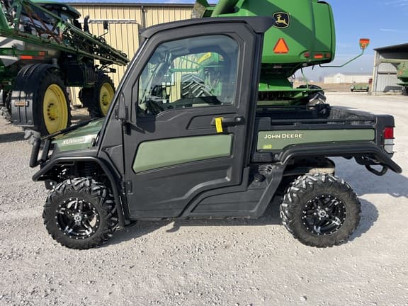 Image of John Deere XUV 835R equipment image 1