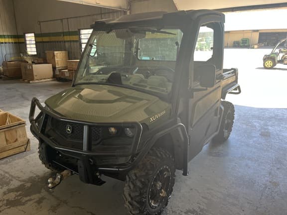 Image of John Deere XUV 835R equipment image 1