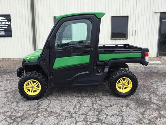 Image of John Deere XUV 835R Primary image