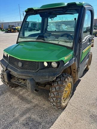 Image of John Deere XUV 835R equipment image 3