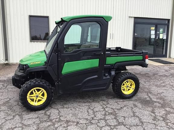 Image of John Deere XUV 835R equipment image 2