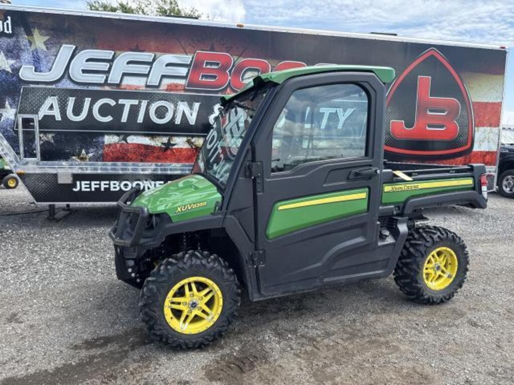 Image of John Deere XUV 835R Primary image