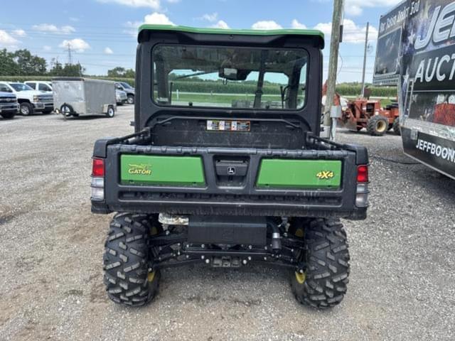 Image of John Deere XUV 835R equipment image 2