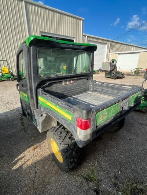 Image of John Deere XUV 835R Image 0