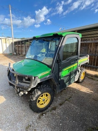2018 John Deere XUV 835R Equipment Image0