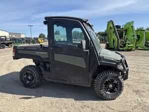 2018 John Deere XUV 865M Image