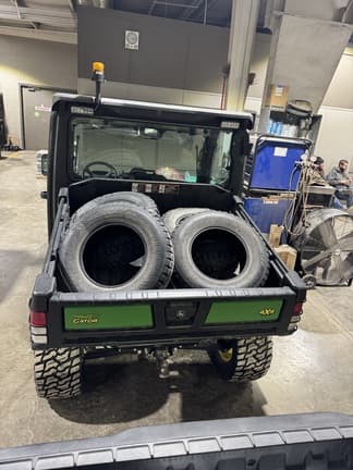 Image of John Deere XUV 865M equipment image 4