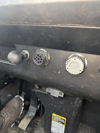 Image of John Deere XUV 865M equipment image 4