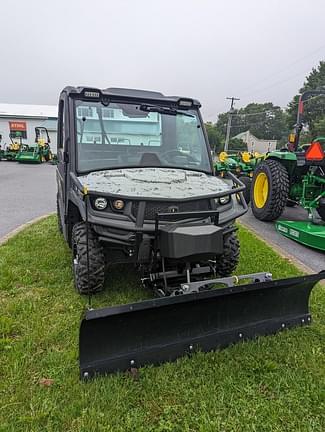 Image of John Deere XUV 865M equipment image 1
