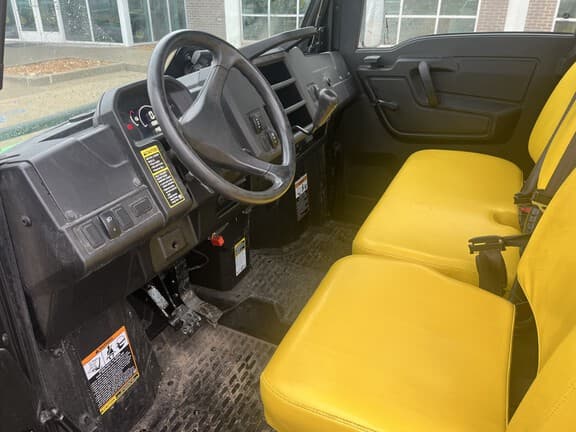 Image of John Deere XUV 865M equipment image 3