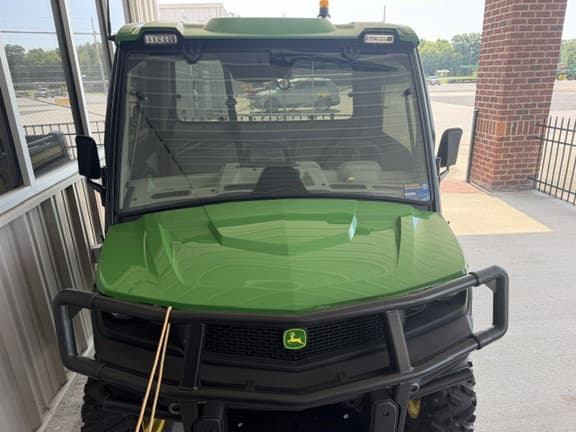 Image of John Deere XUV 865R equipment image 3