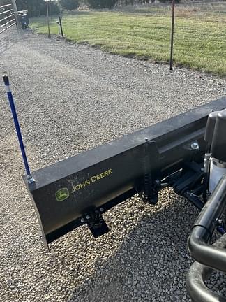 Image of John Deere XUV 865R equipment image 2