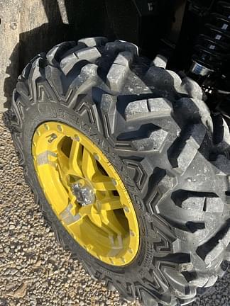 Image of John Deere XUV 865R equipment image 4