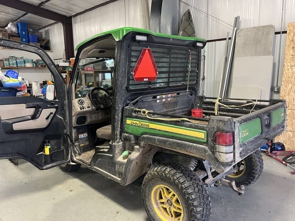 2018 John Deere XUV 865R Equipment Image0